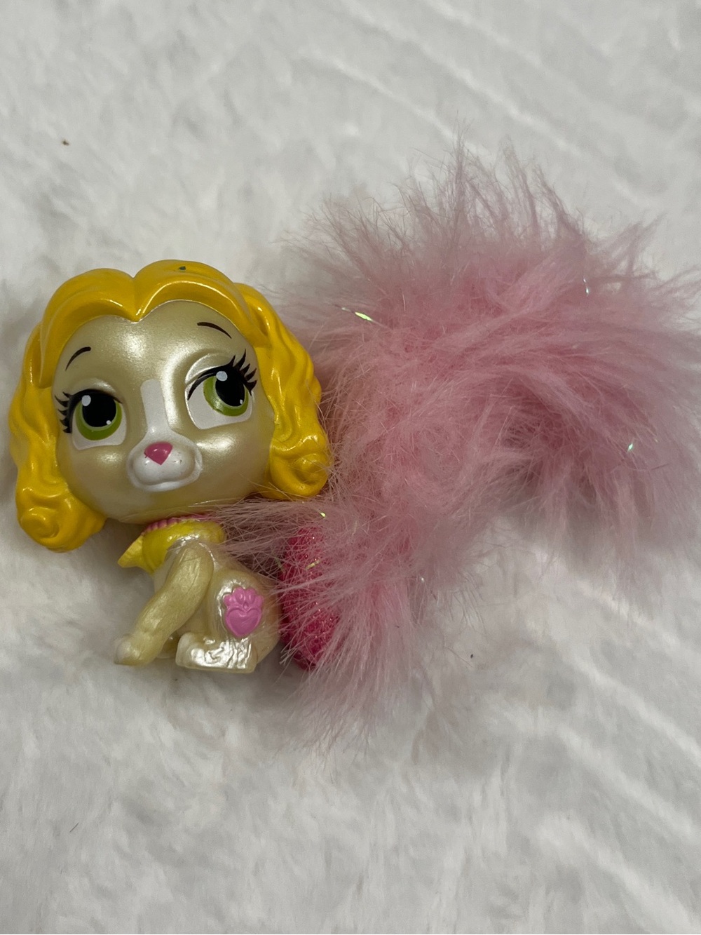 Disney Palace Pets Teacup Princess Belle's Puppy 2" Figure Pink Furry Tail Toy - Picture 8 of 8